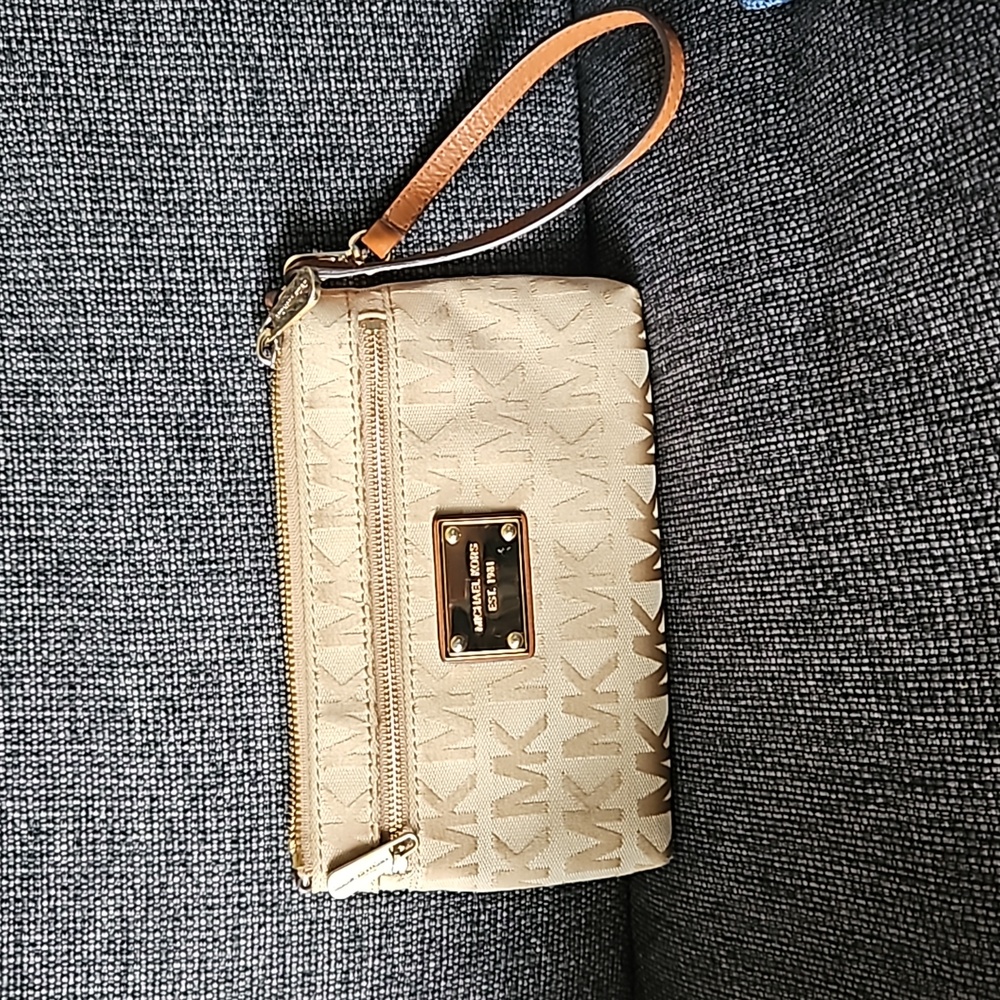 Michael Kors JetSet Logo Wristlet